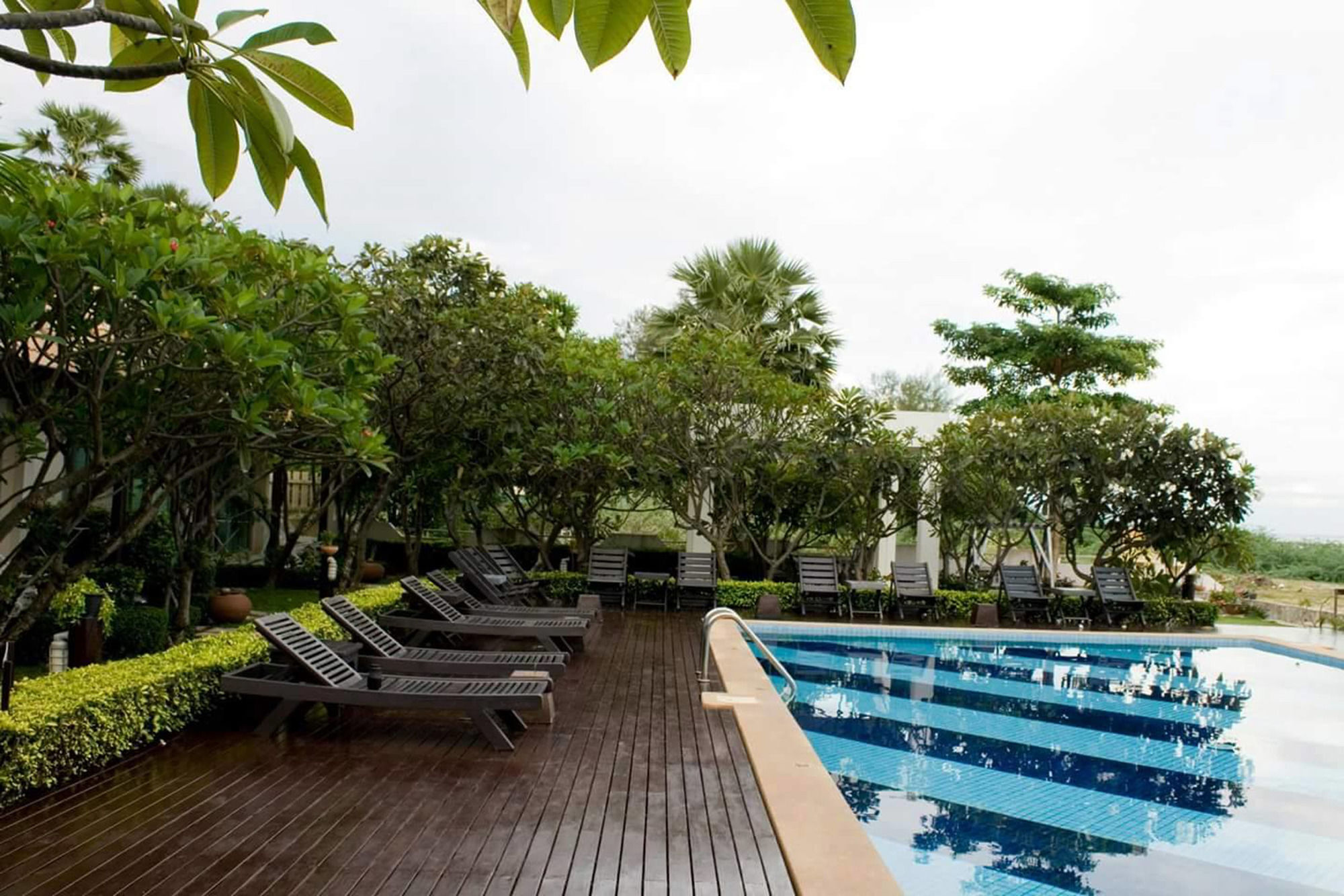 Chez Nous Boutique Resort Haad Chao Samran Exterior foto