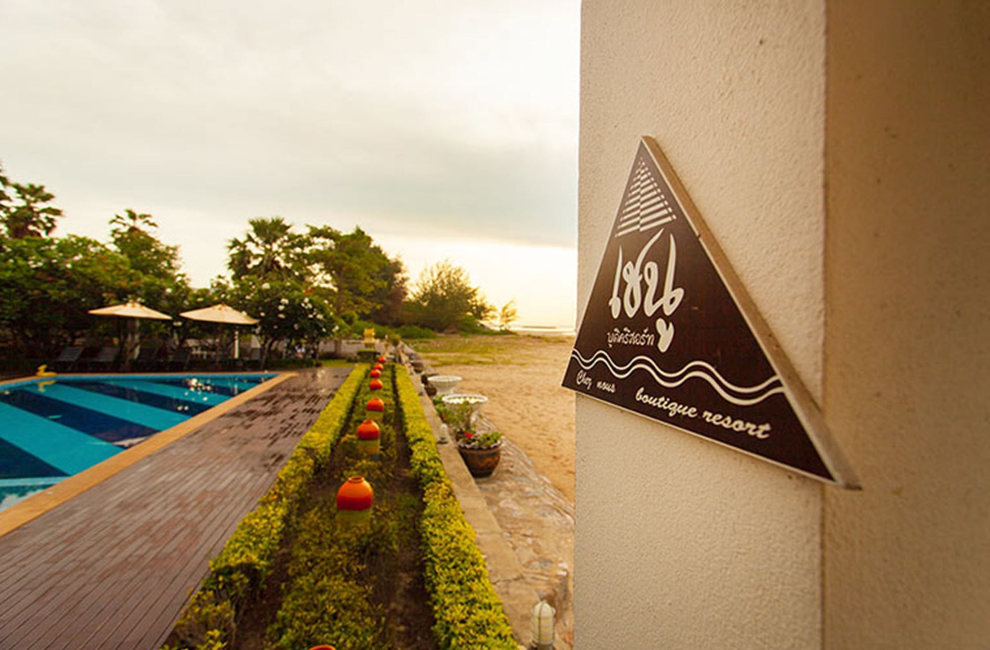 Chez Nous Boutique Resort Haad Chao Samran Exterior foto
