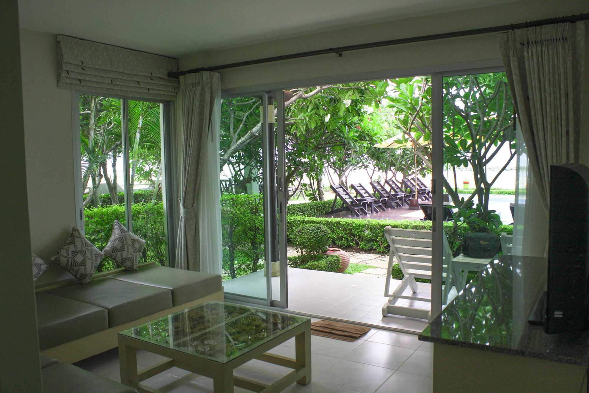 Chez Nous Boutique Resort Haad Chao Samran Exterior foto